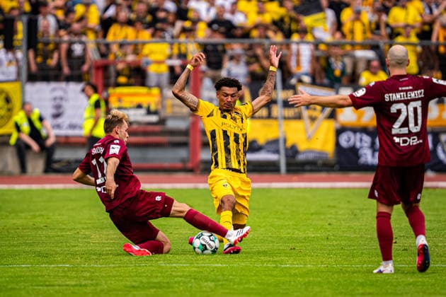 Joel da Silva Kiala (Alemannia Aachen, 37) und Georg Strauch (SC Fortuna Koeln, 11) gehen zum Ball SC Fortuna Koeln vs. Alemannia Aachen, Fussball, 3. Liga, 2. Spieltag, Saison 2026 2027, 15.08.2026 DFB REGULATIONS PROHIBIT ANY USE OF PHOTOGRAPHS AS IMAGE SEQUENCES AND OR QUASI-VIDEO SC Fortuna Koeln vs. Alemannia Aachen, Fussball, 3. Liga, 2. Spieltag, Saison 2026 2027, 15.08.2026 Koeln *** Joel da Silva of Alemannia Aachen, 37, and Georg Strauch of SC Fortuna Cologne, 11, head toward the ball during the SC Fortuna Cologne vs. Alemannia Aachen match, soccer, 3rd Division, Matchday 2, 2026–2027 season, August 15, 2026 DFB regulations prohibit any use of photographs as image sequences and or quasi-video SC Fortuna Cologne vs. Alemannia Aachen, soccer, 3. Liga, Matchday 2, 2026–2027 season, August 15, 2026, Cologne Copyright: xEibner-Pressefoto J.xDerondeaux EP_JDU