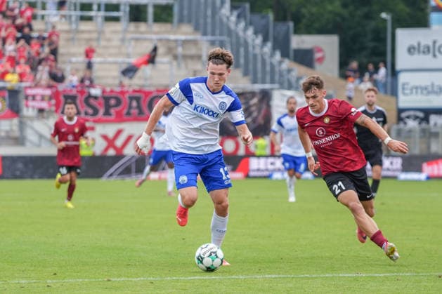 Deutschland: Fussball, 3. Liga, 2. Spieltag, Hänsch-Arena, SV Meppem vs. SG Sonnenhof-Großaspach: Richard Meier (SV Meppen, 13) *** German Soccer, 3rd Division, Matchday 2, Hänsch Arena, SV Meppen vs. SG Sonnenhof Großaspach, Richard Meier, SV Meppen, 13 Copyright: xMichelxWittex