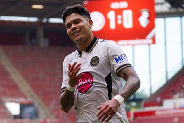 Deutschland: Fussball Freundschaftsspiel 1. FSV Mainz 05 vs AFC Bournemouth Mewa Arena (Mainz): Tor und Torjubel zum 1:1 durch Evanilson (AFC, 9) *** Germany Soccer Friendly Match 1: FSV Mainz 05 vs. AFC Bournemouth at Mewa Arena, Mainz. Goal and goal celebration following the 1-1 equalizer by Evanilson (AFC), 9 Copyright: xTobiasxWentzellx