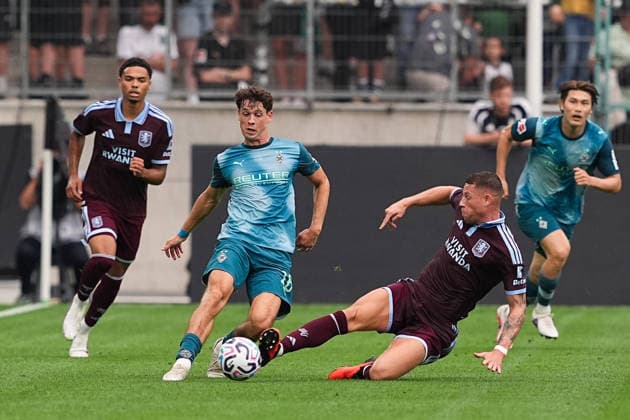 15.08.2026, xydrx, Herren, Fußball, Saisoneroeffnung, Borussia Mönchengladbach - Aston Villa, Saison 2026 2027, ista-Borussia-Park: Philipp Sander (Borussia Moenchengladbach, 16) im Zweikampf gegen Ross Barkley (Aston Villa, 6) DFB regulations prohibit any use of photographs as image sequences and or quasi-video. *** August 15, 2026, xydrx, Men s, Soccer, Season Opener, Borussia Mönchengladbach vs. Aston Villa, 2026–2027 Season, ista Borussia Park, Philipp Sander, Borussia Mönchengladbach, No. 16 in a tackle against Ross Barkley of Aston Villa, No. 6. DFB regulations prohibit any use of photographs as image sequences and or quasi-video. Copyright: HMBxMedia YannisxDreimann