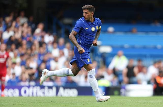 Enzo Fernandez of Chelsea runs Chelsea v Real Sociedad, Pre Season Friendly, Football, Stamford Bridge, London, UK, 15 08 2026, England - 15 Aug 2026London Stamford Bridge England United Kingdom  Copyright: xHanc WiredxPhotos Shutterstockx 17084257au