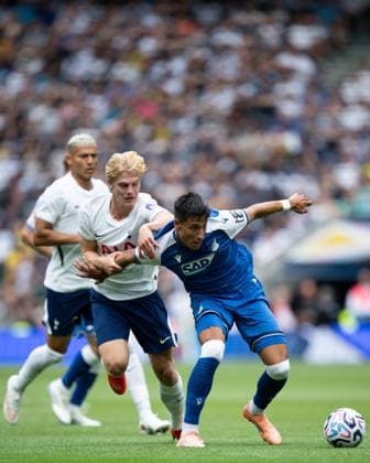GB. LONDON 15 AUGUST: Adam Daghim of TSG 1899 Hoffenheim runs with the ball during the pre-season friendly match against Tottenham Hotspur at Tottenham Hotspur Stadium. The player wears the Macron kit featuring the SAP sponsor logo. Photo Sebastian Frej Tottenham Hotspur v TSG 1899 Hoffenheim Copyright: xx