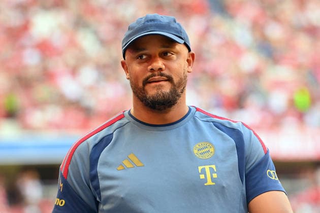 Trainer Vincent KOMPANY (Bayern Muenchen), Einzelbild,angeschnittenes Einzelmotiv,Portraet,Portrait,Porträt. Fussball Telekom Cup FC Bayern Muenchen - RB Leipzig am 15.08.2025 , A L L I A N Z A R E N A. *** Coach Vincent KOMPANY, Bayern Munich; single image, cropped close-up, portrait, soccer, Telekom Cup: FC Bayern Munich vs. RB Leipzig on August 15, 2025; ALLIANZ ARENA