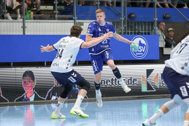 15.08.2026 ,xgox, Handball - Wartburg Cup SG Flensburg-Handewitt - TBV Lemgo-Lippe emspor, v.l. Lasse Moller (Möller, Flensburg, 64), Niels Geradus Versteijnen (Lemgo, 25) Zweikampf, Duell, Kampf, tackle Eisenach *** August 15, 2026, xgox, Handball Wartburg Cup: SG Flensburg Handewitt vs. TBV Lemgo Lippe emspor, from left: Lasse Moller Möller, Flensburg, 64, Niels Geradus Versteijnen, Lemgo, 25, duel, battle, tackle, Eisenach