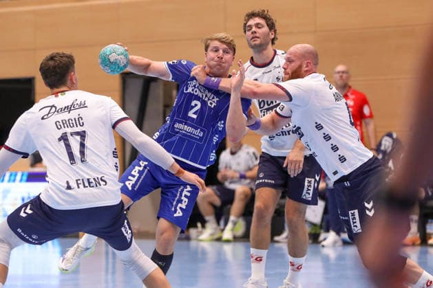 15.08.2026 ,xgox, Handball - Wartburg Cup SG Flensburg-Handewitt - TBV Lemgo-Lippe emspor, v.l. Lukas Hutecek(Lemgo, 2) , Arnar Freyr Arnarsson (Flensburg, 41) Zweikampf, Duell, Kampf, tackle Eisenach *** August 15, 2026, xgox, Handball Wartburg Cup: SG Flensburg Handewitt vs. TBV Lemgo Lippe emspor; from left: Lukas Hutecek (Lemgo), 2; Arnar Freyr Arnarsson (Flensburg), 41; duel, battle, tackle, Eisenach