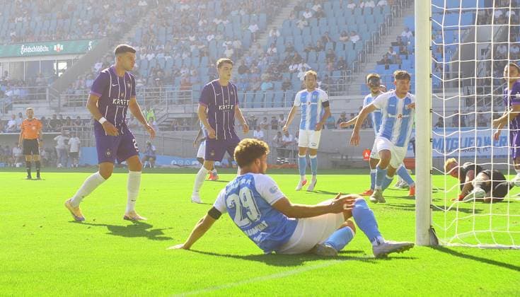 Tom Baumgart (Chemnitz) hat soeben zum 2:0 verwandelt. Fußball Regionalliga Nordost 2026 27 Chemnitzer FC - FC Erzgebirge Aue am 15.8.2026 Chemnitzer FC - Erzgebirge Aue *** Tom Baumgart of Chemnitz has just converted a penalty kick to make it 2–0 in the 2026–27 Northeast Regional Soccer League match between Chemnitzer FC and FC Erzgebirge Aue on August 15, 2026. Chemnitzer FC vs. FC Erzgebirge Aue