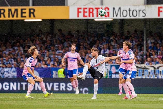 (L-R) Jakib Bookjans (MSV Duisburg, 07), Yari Otto (SC Verl, 17), Moritz-Broni Kwarteng (1. FC Magdeburg, 10) GER, SC Verl vs. MSV Duisburg, Fussball, 3. Liga, 2. Spieltag, Spielzeit 2026 2027, 15.08.2026 DFL Regulations prohibit any use of photographers as image sequences and or quasi-video. GER, SC Verl vs. MSV Duisburg, Fussball, 3. Liga, 2. Spieltag, Spielzeit 2026 2027, 15.08.2026 Verl *** L R Jakib Bookjans, MSV Duisburg, 07, Yari Otto SC Verl, 17, Moritz Broni Kwarteng 1 FC Magdeburg, 10 GER, SC Verl vs. MSV Duisburg, Soccer, 3rd Division, Matchday 2, 2026–2027 Season, August 15, 2026 DFL regulations prohibit the use of photographs as image sequences and or quasi-video GER, SC Verl vs. MSV Duisburg, Soccer, 3rd League, Matchday 2, 2026–2027 season, August 15, 2026, Verl Copyright: xEibner-Pressefoto JanxRollingerx EP_JSK