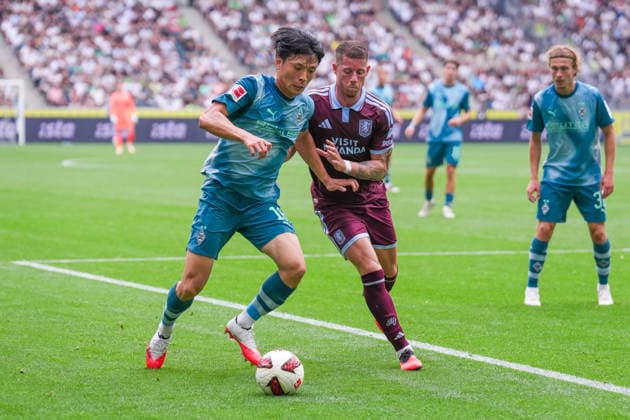 15.08.2026, xydrx, Herren, Fußball, Saisoneroeffnung, Borussia Mönchengladbach - Aston Villa, Saison 2026 2027, ista-Borussia-Park: Shuto Machino (Borussia Moenchengladbach, 18) im Zweikampf gegen Ross Barkley (Aston Villa, 6) DFB regulations prohibit any use of photographs as image sequences and or quasi-video. *** August 15, 2026, xydrx, Men s, Soccer, Season Opener, Borussia Mönchengladbach vs. Aston Villa, 2026–2027 Season, ista Borussia Park, Shuto Machino (Borussia Mönchengladbach), No. 18 in a tackle against Ross Barkley (Aston Villa), 6. DFB regulations prohibit any use of photographs as image sequences and or quasi-video. Copyright: HMBxMedia YannisxDreimann