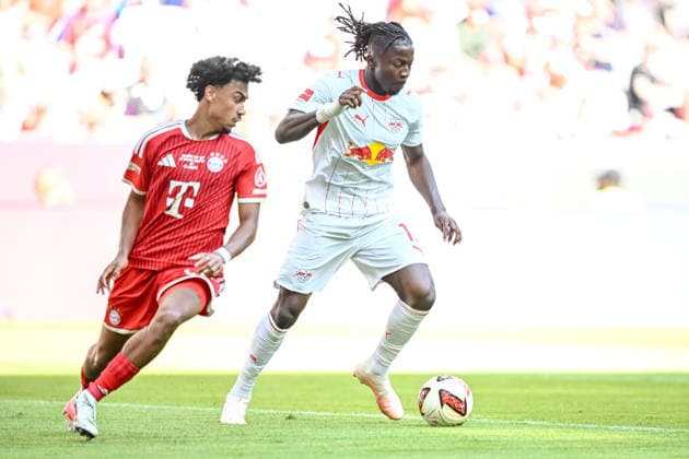 Nathaniel Brown (FC Bayern Muenchen) and Johan Bakayoko (RB Leipzig) battle for the ball during the Telekom Cup match between FC Bayern Muenchen and RB Leipzig at Allianz Arena on August 15, 2026 in Munich, Germany. (Photo by Harry Langer DeFodi Images) - *** Nathaniel Brown of FC Bayern Munich and Johan Bakayoko of RB Leipzig battle for the ball during the Telekom Cup match between FC Bayern Munich and RB Leipzig at the Allianz Arena on August 15, 2026, in Munich, Germany. Photo by Harry Langer, DeFodi Images