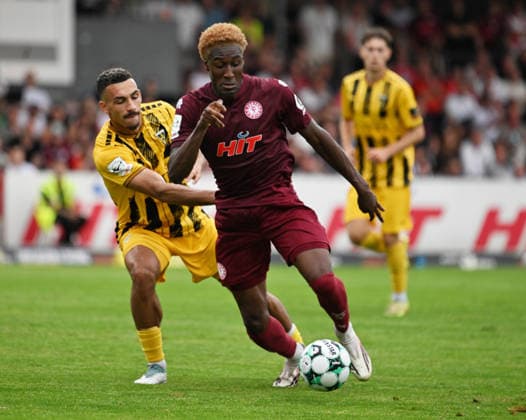 15.08.2026 xophax, Fussball 3.Liga , SC Fortuna Köln gegen Alemannia Aachen. Mika Hanraths ( Alemannia Aachen ), links und Romeo Aigbekaen , ( Fortuna Köln ) , rechts Koeln *** August 15, 2026 xophax, Soccer 3rd Division, SC Fortuna Köln vs. Alemannia Aachen Mika Hanrath of Alemannia Aachen (left) and Romeo Aigbekaen of Fortuna Köln (right) Cologne