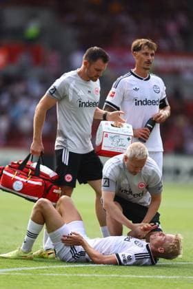 Oscar Hojlund of Eintracht Frankfurt appears injured Brentford v Eintracht Frankfurt, Pre Season Friendly, Football, Gtech Community Stadium, London, UK - 15 Aug 2026London Gtech Community Stadium United Kingdom EDITORIAL USE ONLY No use with unauthorised audio, video, data, fixture lists, club league logos or live services. Online in-match use limited to 120 images, no video emulation. No use in betting, games or single club league player publications.  Copyright: xMichaelxZemanek Shutterstockx 17070130t