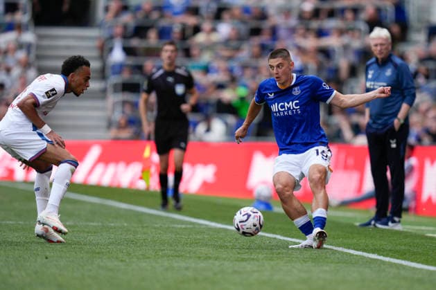Everton v LOSC, Pre-Season Friendly Vitalii Mykolenko of Everton controls the ball during the Everton v LOSC Pre-Season Friendly match at the Hill Dickinson Stadium, Liverpool, England on 15 August 2026 Credit: Steve Flynn Every Second Media Editorial use only. All images are copyright Every Second Media Limited. No images may be reproduced without prior permission. Copyright: xIMAGO EveryxSecondxMediax ESM-2091-0031 StevexFlynnx xEveryxSecondxMediax
