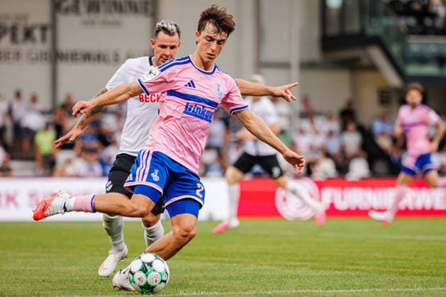 (L-R) Niko Kijewski (SC Verl, 19) im Zweikampf mit Simon Symalla (MSV Duisburg, 23) GER, SC Verl vs. MSV Duisburg, Fussball, 3. Liga, 2. Spieltag, Spielzeit 2026 2027, 15.08.2026 DFL Regulations prohibit any use of photographers as image sequences and or quasi-video. GER, SC Verl vs. MSV Duisburg, Fussball, 3. Liga, 2. Spieltag, Spielzeit 2026 2027, 15.08.2026 Verl *** L R Niko Kijewski (SC Verl), 19, in a tackle with Simon Symalla (MSV Duisburg), 23, GER, SC Verl vs. MSV Duisburg, Soccer, 3rd Division, Matchday 2, 2026–2027 Season, August 15, 2026 DFL regulations prohibit any use of photographs as image sequences and or quasi-video GER, SC Verl vs. MSV Duisburg, Soccer, 3rd Division, Matchday 2, 2026–2027 season, August 15, 2026, Verl Copyright: xEibner-Pressefoto JanxRollingerx EP_JSK