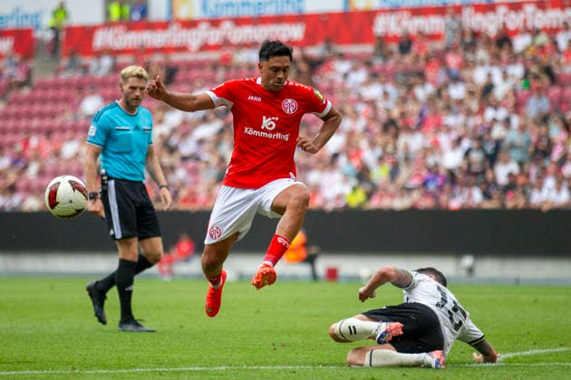 GER, Mainz, Fussball, Testspiel, FSV Mainz 05 vs. AFC Bournemouth im Bild v.l.: Nadiem Amiri (FSV Mainz 05 10), Aktion mit Ball 15.08.2026, MEWA-Arena Mainz DFL DFB REGULATIONS PROHIBIT ANY USE OF PHOTOGRAPHS AS IMAGE SEQUENCES AND OR QUASI-VIDEO, *** GER, Mainz, Soccer, Friendly Match, FSV Mainz 05 vs. AFC Bournemouth (pictured, from left): Nadiem Amiri (FSV Mainz 05) 10, in action with the ball, August 15, 2026, MEWA Arena Mainz DFL DFB REGULATIONS PROHIBIT ANY USE OF PHOTOGRAPHS AS IMAGE SEQUENCES AND OR QUASI-VIDEO, Copyright: HMBxMedia PaulxFritz
