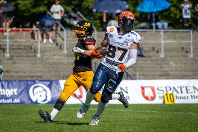 touchdown Tim Müller (ifm Razorbacks Ravensburg, 87 Wide Receiver) Munich Cowboys vs ifm Razorbacks Ravensburg, American Football, German Football League, Week 15, 2026, 15.08.2026, Munich Dantestadion Bayern Germany Copyright: xPFA SebastianxJustx