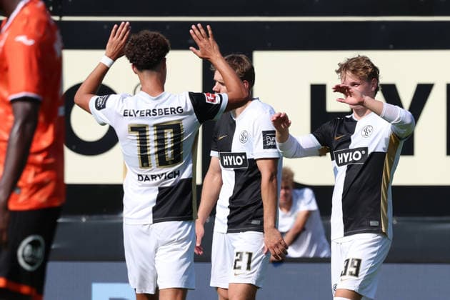 15.08.2026, xrekx, Fussball Testspiel, SV Elversberg - FC Lorient v.l. Cole Campbell (SV 07 Elversberg) erzielt das Tor, Treffer, scores the goal zum 4:1 (DFL DFB REGULATIONS PROHIBIT ANY USE OF PHOTOGRAPHS as IMAGE SEQUENCES and or QUASI-VIDEO) Elversberg *** August 15, 2026, xrekx, Soccer Friendly Match, SV Elversberg vs. FC Lorient, Cole Campbell scores the goal for SV 07 Elversberg, goal, scores the goal to make it 4–1. DFL and DFB regulations prohibit any use of photographs as image sequences and or quasi-video. Elversberg