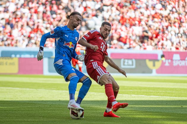 Arijon Ibrahimovic, (FC Bayern Muenchen, 22), rechts, GER, FC Bayern Muenchen vs RB Leipzig, Fussball, Telekom CUP, Saison 2026 2027, 15.08.2026, DFL DFB REGULATIONS PROHIBIT ANY USE OF PHOTOGRAPHS as IMAGE SEQUENCES and or QUASI-VIDEO, Eibner-Pressefoto Andreas Ulmer GER, FC Bayern Muenchen vs RB Leipzig, Fussball, Telekom CUP, Saison 2026 2027, 15.08.2026, Muenchen *** Arijon Ibrahimovic, FC Bayern Munich, 22, right, GER, FC Bayern Munich vs. RB Leipzig, soccer, Telekom Cup, 2026–2027 season, August 15, 2026, DFL and DFB regulations prohibit any use of photographs as image sequences and or quasi-video; Eibner Press Photo, Andreas Ulmer, GER, FC Bayern Munich vs. RB Leipzig, soccer, Telekom Cup, 2026–2027 season, August 15, 2026, Munich Copyright: xEibner-Pressefoto AndreasxUlmerx EP_AUR