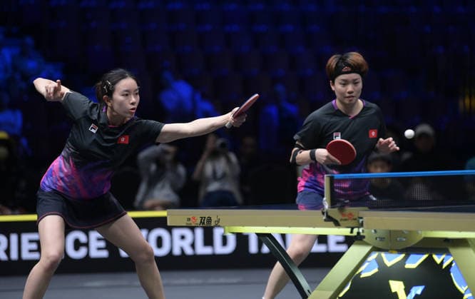 (260815) -- MALMO, Aug. 15, 2026 -- Doo Hoi Kem Ng Wing Lam (L) of China s Hong Kong compete against Harimoto Miwa Hayata Hina of Japan during the women s doubles final match at the WTT Europe Smash Sweden 2026 in Malmo, Sweden, Aug. 15, 2026. ) (SP)SWEDEN-MALMO Table tennis, Tischtennis WTT EUROPE SMASH 2026-WOMEN S DOUBLES WengxXinyang 