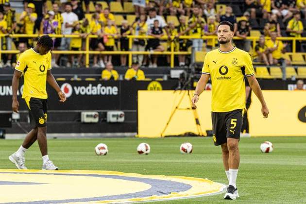 Regionalliga West: Borussia Dortmund II - 1.FC Köln II, 07.08.2026 Ramy Bensebaini (Borussia Dortmund, 5) bei der offiziellen Vorstellung der Kader für die Saison 2026 27. Regionalliga West: Borussia Dortmund II - 1.FC Köln II, Rote Erde, Dortmund; 07.08.2026 DFB regulations prohibit any use of photographs as image sequences and or quasi video. *** Regionalliga West: Borussia Dortmund II vs. 1. FC Köln II, August 7, 2026—Ramy Bensebaini of Borussia Dortmund, number 5, at the official presentation of the rosters for the 2026–27 season in the Regionalliga West: Borussia Dortmund II vs. 1. FC Köln II, Rote Erde, Dortmund, August 7, 2026. DFB regulations prohibit any use of photographs as image sequences and or quasi-video. Copyright: xBEAUTIFULxSPORTS Buriakovx
