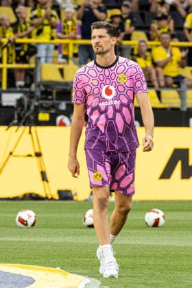 Regionalliga West: Borussia Dortmund II - 1.FC Köln II, 07.08.2026 Gregor Kobel (Borussia Dortmund, 1) bei der offiziellen Vorstellung der Kader für die Saison 2026 27. Regionalliga West: Borussia Dortmund II - 1.FC Köln II, Rote Erde, Dortmund; 07.08.2026 DFB regulations prohibit any use of photographs as image sequences and or quasi video. *** Regionalliga West: Borussia Dortmund II vs. 1. FC Köln II, August 7, 2026. Gregor Kobel of Borussia Dortmund, No. 1, at the official presentation of the rosters for the 2026–27 season. Regionalliga West: Borussia Dortmund II vs. 1. FC Köln II, Rote Erde, Dortmund, August 7, 2026. DFB regulations prohibit any use of photographs as image sequences and or quasi-video. Copyright: xBEAUTIFULxSPORTS Buriakovx
