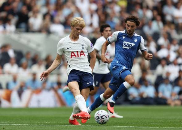 Pre Season Friendly - Tottenham Hotspur v TSG 1899 Hoffenheim LONDON, ENGLAND, AUGUST 15: Lucas Bergvall of Tottenham Hotspur during the Pre Season Friendly match between Tottenham Hotspur v TSG 1899 Hoffenheim at Tottenham Hotspur Stadium, London on 15 August. (Photo by Daniel Weir) London Tottenham Hotspur Stadium United Kingdom Copyright: xDanielxWeir SportsxPressxPhotox Sportspressphoto_SPR207061