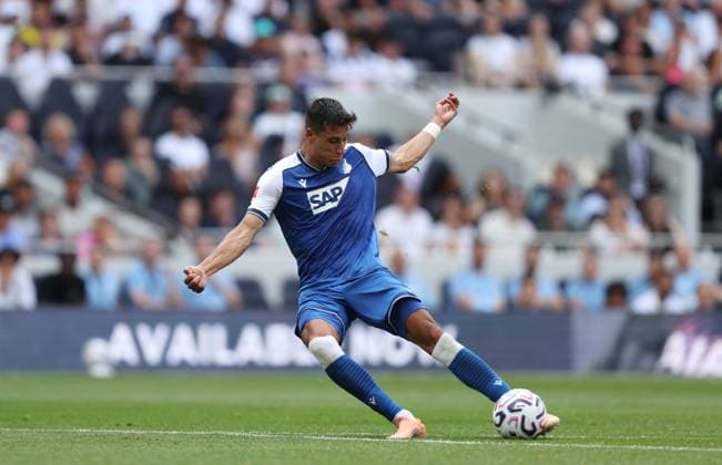 Pre Season Friendly - Tottenham Hotspur v TSG 1899 Hoffenheim LONDON, ENGLAND, AUGUST 15: Adam Daghim of TSG 1899 Hoffenheim has a shot on goal during the Pre Season Friendly match between Tottenham Hotspur v TSG 1899 Hoffenheim at Tottenham Hotspur Stadium, London on 15 August. (Photo by Daniel Weir) London Tottenham Hotspur Stadium United Kingdom Copyright: xDanielxWeir SportsxPressxPhotox Sportspressphoto_SPR207068