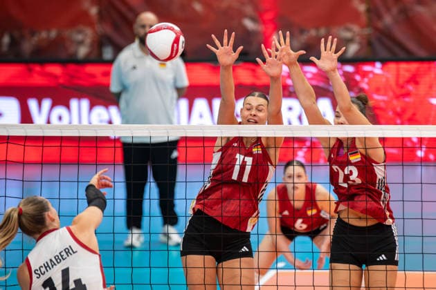 VOLLEYBALL - AUT vs GER, test match VIENNA,AUSTRIA,15.AUG.26 - VOLLEYBALL - OEVV international test match, ladies, Austria vs Germany. Image shows Franziska Heil and Florentine Rosemann (GER).  GEPAxpictures xGabrielxLopez
