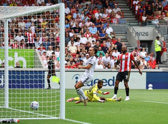 Igor Thiago of Brentford scores their sides sixth goal Brentford v Eintracht Frankfurt, Pre Season Friendly, Football, Gtech Community Stadium, London, UK - 15 Aug 2026London Gtech Community Stadium United Kingdom EDITORIAL USE ONLY No use with unauthorised audio, video, data, fixture lists, club league logos or live services. Online in-match use limited to 120 images, no video emulation. No use in betting, games or single club league player publications.  Copyright: xMichaelxZemanek Shutterstockx 17070130ac