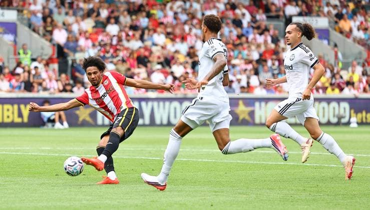 Kevin Schade of Brentford scores their seventh fourth goal Brentford v Eintracht Frankfurt, Pre Season Friendly, Football, Gtech Community Stadium, London, UK - 15 Aug 2026London Gtech Community Stadium United Kingdom EDITORIAL USE ONLY No use with unauthorised audio, video, data, fixture lists, club league logos or live services. Online in-match use limited to 120 images, no video emulation. No use in betting, games or single club league player publications.  Copyright: xMichaelxZemanek Shutterstockx 17070130ag