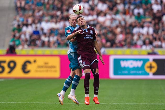 15.08.2026, xydrx, Herren, Fußball, Saisoneroeffnung, Borussia Mönchengladbach - Aston Villa, Saison 2026 2027, ista-Borussia-Park: David Herold (Borussia Moenchengladbach, 20) im Zweikampf gegen Alysson Edward (Aston Villa, 47) DFB regulations prohibit any use of photographs as image sequences and or quasi-video. *** August 15, 2026, xydrx, Men s, Soccer, Season Opener, Borussia Mönchengladbach vs. Aston Villa, 2026–2027 Season, ista, Borussia Park, David Herold, Borussia Mönchengladbach, No. 20 in a tackle against Alysson Edward of Aston Villa, No. 47. DFB regulations prohibit any use of photographs as image sequences and or quasi-video. Copyright: HMBxMedia YannisxDreimann