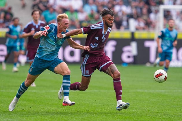 15.08.2026, xydrx, Herren, Fußball, Saisoneroeffnung, Borussia Mönchengladbach - Aston Villa, Saison 2026 2027, ista-Borussia-Park: Isac Lidberg (Borussia Moenchengladbach, 3) im Zweikampf gegen Tyrone Mings (Aston Villa, 5) DFB regulations prohibit any use of photographs as image sequences and or quasi-video. *** August 15, 2026, xydrx, Men s, Soccer, Season Opener, Borussia Mönchengladbach vs. Aston Villa, 2026–2027 Season, ista Borussia Park, Isac Lidberg (Borussia Mönchengladbach), No. 3 in a tackle against Tyrone Mings (Aston Villa), 5. DFB regulations prohibit any use of photographs as image sequences and or quasi-video. Copyright: HMBxMedia YannisxDreimann
