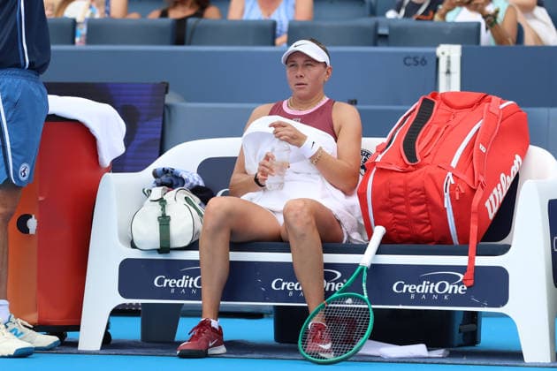 MASON, OHIO - AUGUST 15: Amanda Anisimova of United States sits on the bench during day five of the Cincinnati Open at the Lindner Family Tennis Center on August 15, 2026 in Mason, Ohio.  Copyright: xShainaxBenhiyoun SPPx Sportspressphoto_SPR207108