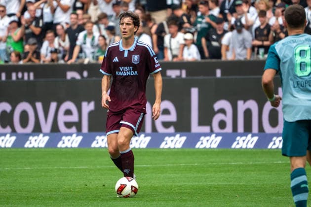 Deutschland: Freundschaftsspiel-Vorbereitung 2026 2027 - Mönchengladbach vs Aston Villa - Borussia-Park-Stadion (Mönchengladbach): am Ball Pau Torres (Aston Villa, 14) Mönchengladbach Borussia-Park-Stadion Deutschland *** Germany Friendly Match, 2026-2027 Season, Mönchengladbach vs. Aston Villa, Borussia Park Stadium, Mönchengladbach, Pau Torres (Aston Villa), No. 14 (Mönchengladbach), Borussia Park Stadium, Germany Copyright: xOrhanxHabashx