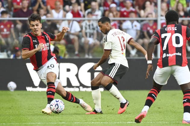 IPA87506737 - Ardon Jashari (Milan) and Youri Tielemans (Man) during the friendly match between Manchester United, ManU and AC Milan at the Arena Tarczy?ski in Wroc?aw, Poland, on August 15, 2026  Copyright: xMichalxDubiel IPAxSportx xx 87506737