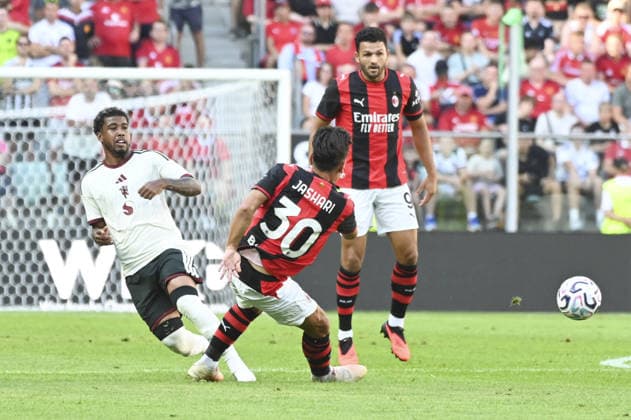 IPA87506722 - Ardon Jashari (Milan) during the friendly match between Manchester United, ManU and AC Milan at the Arena Tarczy?ski in Wroc?aw, Poland, on August 15, 2026  Copyright: xMichalxDubiel IPAxSportx xx 87506722