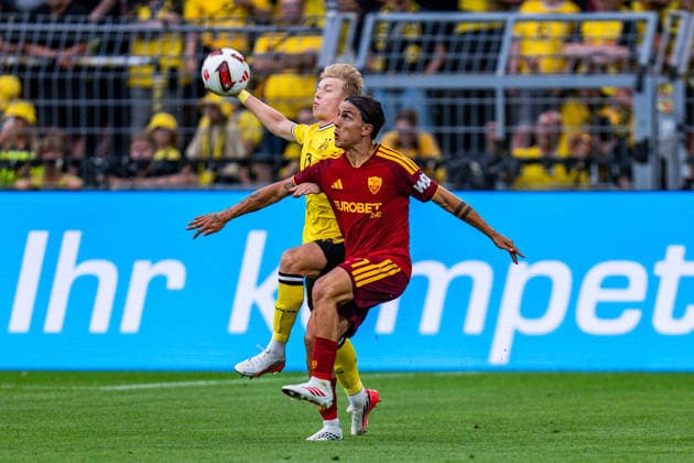 Testspiel, Bundesliga Serie A, Borussia Dortmund vs. AS Rom, 15.08.2026 im Signal Iduna Park Daniel Svensson Paulo Dyballa *** Friendly Match, Bundesliga Serie A, Borussia Dortmund vs. AS Roma, August 15, 2026, at Signal Iduna Park: Daniel Svensson, Paulo Dybala Copyright: xBahhoxKarax