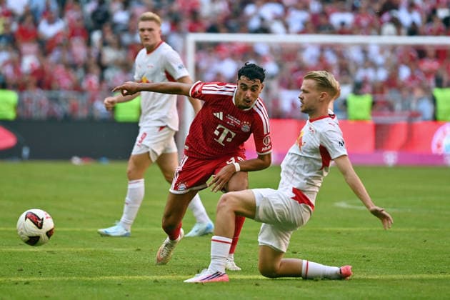 Aleksandar PAVLOVIC (Bayern Muenchen), Aktion,Zweikampf Fussball Telekom Cup FC Bayern Muenchen - RB Leipzig 3-1 am 15.08.2025 , A L L I A N Z A R E N A. *** Aleksandar PAVLOVIC Bayern Munich, Action, Tackle, Soccer, Telekom Cup, FC Bayern Munich vs. RB Leipzig 3–1 on August 15, 2025, ALLIANZ ARENA
