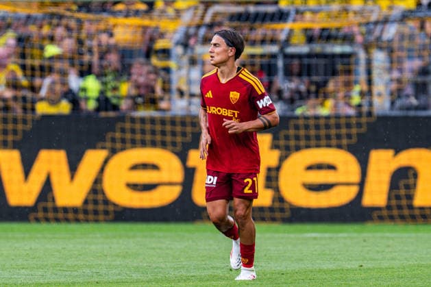 Testspiel, Bundesliga Serie A, Borussia Dortmund vs. AS Rom, 15.08.2026 im Signal Iduna Park Tor zum 0:1 durch Paulo Dyballa *** Friendly match, Bundesliga Serie A, Borussia Dortmund vs. AS Roma, August 15, 2026, at Signal Iduna Park; Paulo Dybala scores the 0–1 goal Copyright: xBahhoxKarax