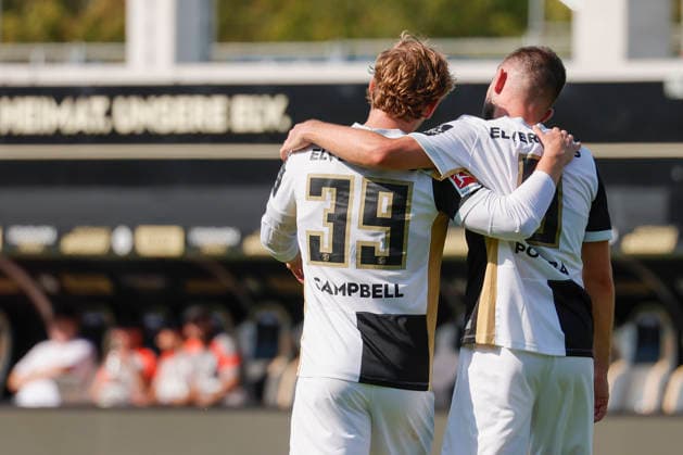 Im Bild: Jubel nach dem Tor zum 3:1 bei v.li. Cole Campbell (SV 07 Elversberg, 39) und Lukasz Poreba (SV 07 Elversberg, 8) 15.08.2026, 1. Bundesliga, Testspiel, SV 07 Elversberg - FC Lorient, Deutschland, Spiesen-Elversberg, URSAPHARM-Arena, DFL REGULATIONS PROHIBIT ANY USE OF PHOTOGRAPHS AS IMAGE SEQUENCES AND OR QUASI-VIDEO. *** Pictured: Celebrations after the goal that made it 3–1, from left: Cole Campbell (SV 07 Elversberg, 39) and Lukasz Poreba (SV 07 Elversberg, 8), August 15, 2026, 1st Bundesliga, Friendly Match, SV 07 Elversberg vs. FC Lorient, Germany, Spiesen Elversberg, URSAPHARM Arena, DFL REGULATIONS PROHIBIT ANY USE OF PHOTOGRAPHS AS IMAGE SEQUENCES AND OR QUASI-VIDEO Copyright: HMBxMedia xJulienxBecker