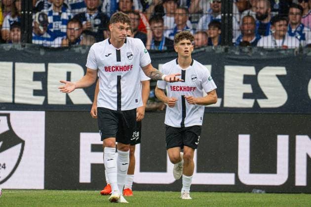 3.Liga SC Verl - MSV Duisburg ** NUR FÜR REDAKTIONELLE ZWECKE ** EDITORIAL USE ONLY **<p>Fußball 3.Liga SC Verl - MSV Duisburg am 15.08.26 in der Sportclub Arena in Verl Torjubel zum 1:0 durch Tim Heike ( Verl ) Copyright: JakobxKlos *** 3rd Division: SC Verl vs. MSV Duisburg ** FOR EDITORIAL USE ONLY ** EDITORIAL USE ONLY ** p Soccer 3rd Division SC Verl vs. MSV Duisburg on August 15, 2026, at the Sportclub Arena in Verl. Celebration of the 1-0 goal by Tim Heike (Verl). Copyright JakobxKlos Copyright: JakobxKlos doc8766ko926zlno0f5o5h ,EDITORIAL USE ONLY