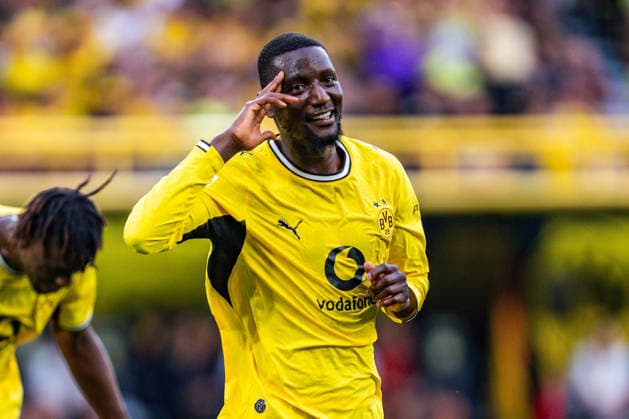 Testspiel, Bundesliga Serie A, Borussia Dortmund vs. AS Rom, 15.08.2026 im Signal Iduna Park Tor zum 2:2 durch Serhou Guirassy nach Vorlage von Julian Ryerson *** Friendly match, Bundesliga Serie A, Borussia Dortmund vs. AS Roma, August 15, 2026, at Signal Iduna Park. Serhou Guirassy scores the 2-2 goal off an assist from Julian Ryerson. Copyright: xBahhoxKarax