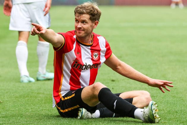 LONDON, ENGLAND - AUGUST 15: Nathan Collins of Brentford during the pre-season friendly match between Brentford and Eintracht Frankfurt at Gtech Community Stadium on August 15, 2026 in London, England.  Copyright: xSeanxChandlerx xSPPx Sportspressphoto_SPR207153
