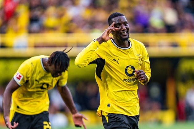 Testspiel, Bundesliga Serie A, Borussia Dortmund vs. AS Rom, 15.08.2026 im Signal Iduna Park Tor zum 2:2 durch Serhou Guirassy nach Vorlage von Julian Ryerson *** Friendly match, Bundesliga Serie A, Borussia Dortmund vs. AS Roma, August 15, 2026, at Signal Iduna Park. Serhou Guirassy scores the 2-2 goal off an assist from Julian Ryerson. Copyright: xBahhoxKarax