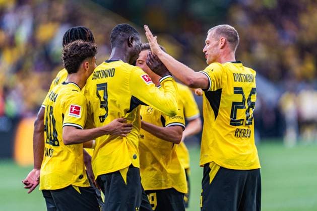 Testspiel, Bundesliga Serie A, Borussia Dortmund vs. AS Rom, 15.08.2026 im Signal Iduna Park Tor zum 2:2 durch Serhou Guirassy nach Vorlage von Julian Ryerson Samuele Inacio *** Friendly Match, Bundesliga Serie A, Borussia Dortmund vs. AS Roma, August 15, 2026, at Signal Iduna Park. Serhou Guirassy scores the 2-2 goal off an assist from Julian Ryerson and Samuele Inacio. Copyright: xBahhoxKarax