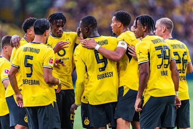 Testspiel, Bundesliga Serie A, Borussia Dortmund vs. AS Rom, 15.08.2026 im Signal Iduna Park Tor zum 2:2 durch Serhou Guirassy nach Vorlage von Julian Ryerson Ramy Bensebaini Joane Gadou Filippo Mane Felix Nmecha *** Friendly Match, Bundesliga Serie A, Borussia Dortmund vs. AS Roma, August 15, 2026, at Signal Iduna Park. Serhou Guirassy scores the 2-2 goal off assists from Julian Ryerson, Ramy Bensebaini, Joane Gadou, Filippo Mane, and Felix Nmecha. Copyright: xBahhoxKarax