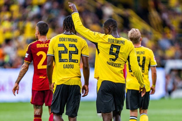 Testspiel, Bundesliga Serie A, Borussia Dortmund vs. AS Rom, 15.08.2026 im Signal Iduna Park Tor zum 2:2 durch Serhou Guirassy nach Vorlage von Julian Ryerson Joane Gadou Konstantinos Karetsas *** Friendly Match, Bundesliga Serie A, Borussia Dortmund vs. AS Roma, August 15, 2026, at Signal Iduna Park. Serhou Guirassy scores the 2-2 goal off an assist from Julian Ryerson, Joane Gadou, and Konstantinos Karetsas. Copyright: xBahhoxKarax