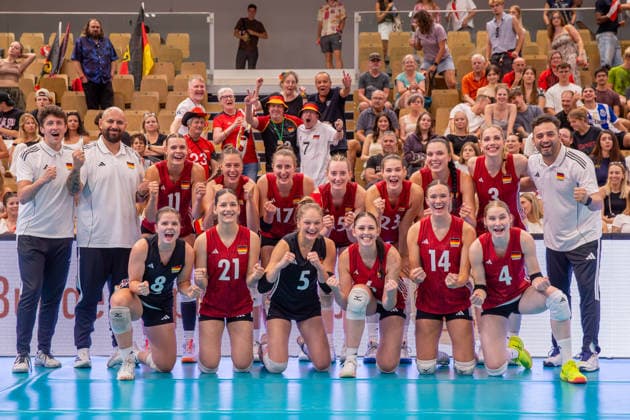 VOLLEYBALL - AUT vs GER, test match VIENNA,AUSTRIA,15.AUG.26 - VOLLEYBALL - OEVV international test match, ladies, Austria vs Germany. Image shows the rejoicing of team Germany.  GEPAxpictures xGabrielxLopez