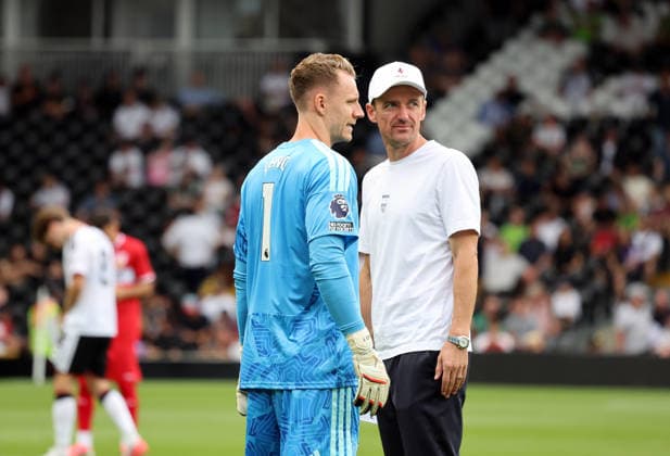 15.08.26 Fulham FC - VfB Stuttgart England, London, 15.08.2026, Fussball, Bundesliga, Saison 2026 2027, Testspiel, Fulham FC - VfB Stuttgart: v.l. Bernd Leno (FC Fulham), Christian Gentner (Sportdirektor VfB Stuttgart). *** August 15, 2026 Fulham FC vs. VfB Stuttgart England, London, August 15, 2026, Soccer, Bundesliga, 2026–2027 season, Friendly match, Fulham FC vs. VfB Stuttgart; Bernd Leno, Fulham FC; Christian Gentner, sporting director, VfB Stuttgart