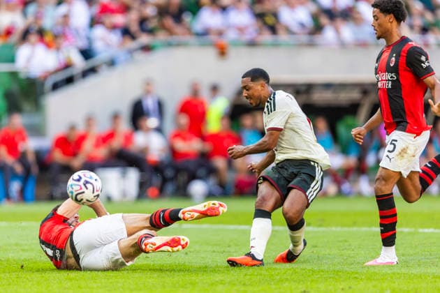 Manchester United, ManU v AC Milan Friendly Mach Youri Tielemans during a friendly match between Manchester United and AC Milan in Wroclaw,Poland on August 15, 2026 Wroclaw Poland  Copyright: xAndrzejxIwanczukx originalFilename:iwanczuk-manchest260815_np6yh.jpg