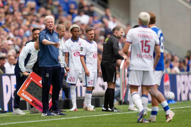 Everton v LOSC, Pre-Season Friendly David Moyes, manager of Everton shouts instructions during the Everton v LOSC Pre-Season Friendly match at the Hill Dickinson Stadium, Liverpool, England on 15 August 2026 Credit: Steve Flynn Every Second Media Editorial use only. All images are copyright Every Second Media Limited. No images may be reproduced without prior permission. Copyright: xIMAGO EveryxSecondxMediax ESM-2091-0055 StevexFlynnx xEveryxSecondxMediax